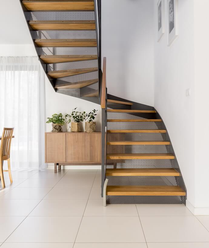 leviars custom stairs